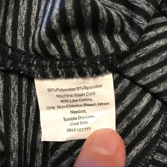 Tranquility by Colorado Clothing Co. Grey Black Striped Skirt Active Small - Picture 4 of 6